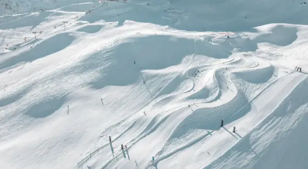 Sölden snowpark - idealne miejsce na freestyle dla każdego poziomu umiejętności
