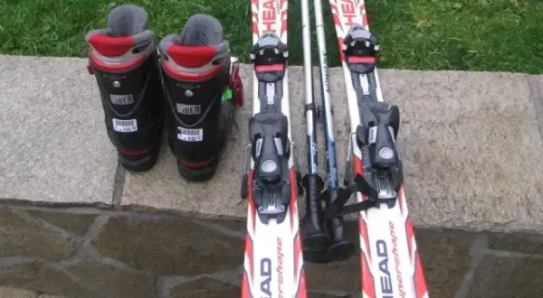 Małe narty na buty - idealne rozwiązanie na stoku i w snowparku